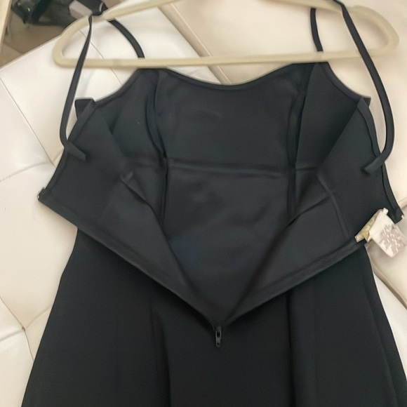 Cache Mini Dress - Picture 6 of 8